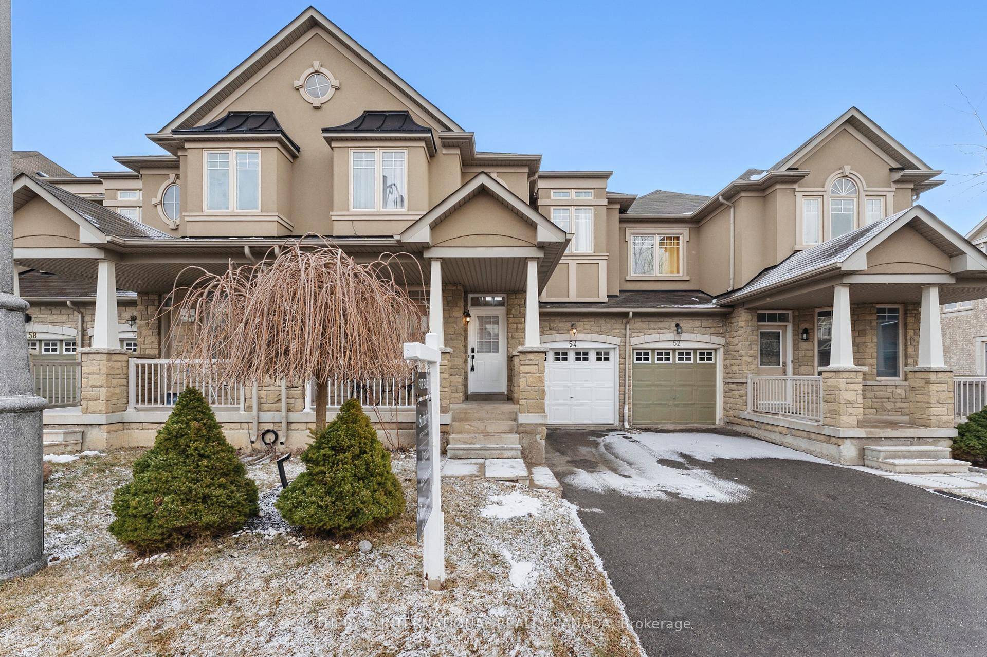 Welcome to this Gorgeous, Spacious amp ; Well maintained Townhome located in the Prestigious and Sought after Jefferson community !