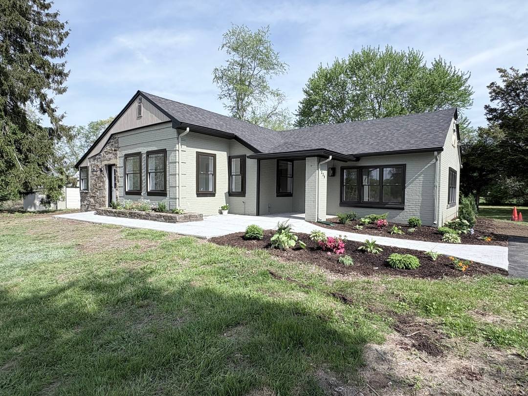 RARE PROPERTY This fully renovated 1853 Sq.