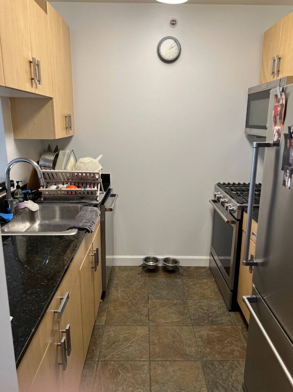 Spacious 1 Bed 1Bath in hi rise south facing midtown tower.