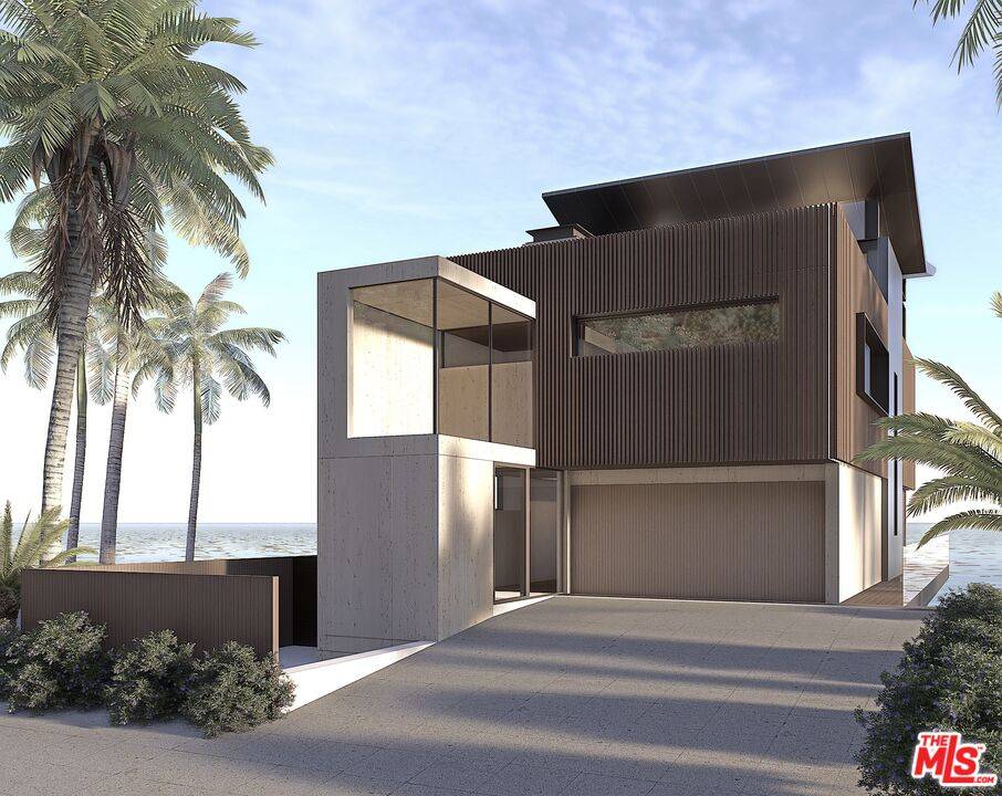 21558   Pacific Coast Hwy Malibu La