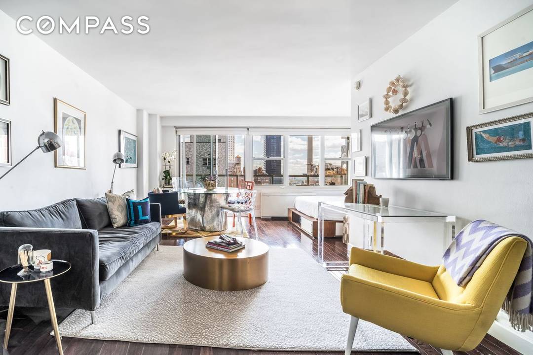 Welcome home to this expansive, move in ready alcove studio in the heart of the Upper East Side offering space, light, and flexibility rarely found at this price point.