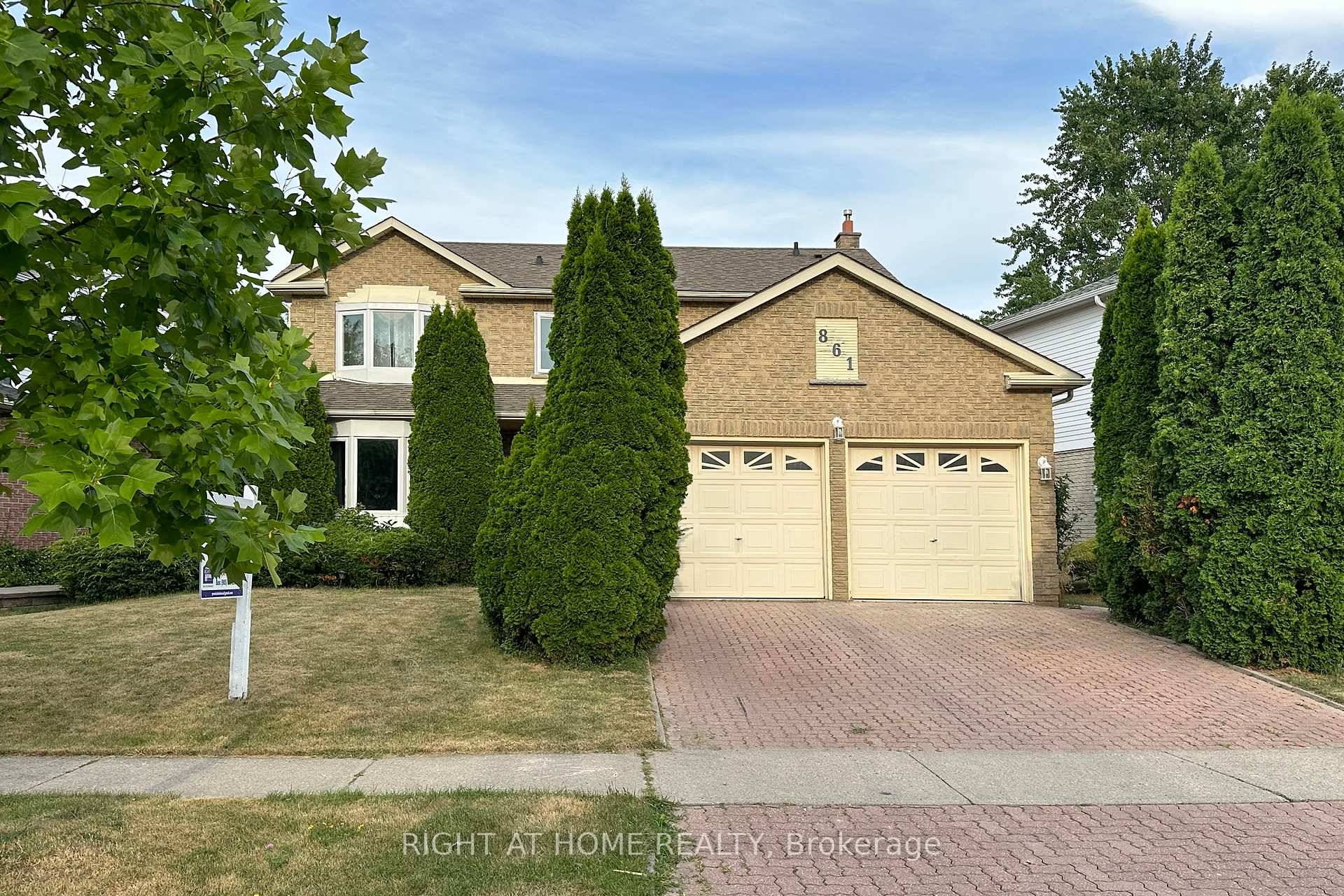 Beautiful Family Home in Sought After Williamsburg Legal Basement Upgraded Top to Bottom !