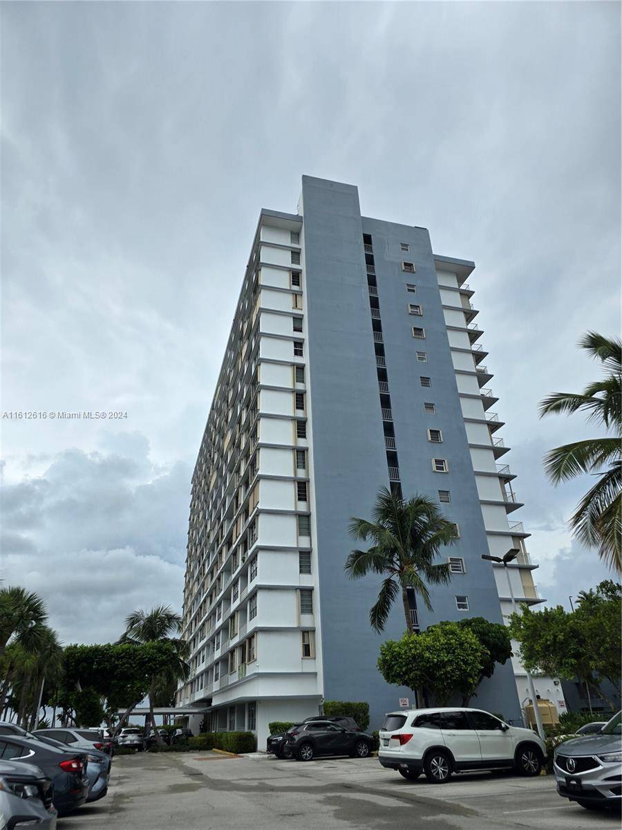 Beautiful unit in Kennedy House Condo in North Bay Village, kitchen and bath remodeled, excellent location 5 minutes from the beach.
