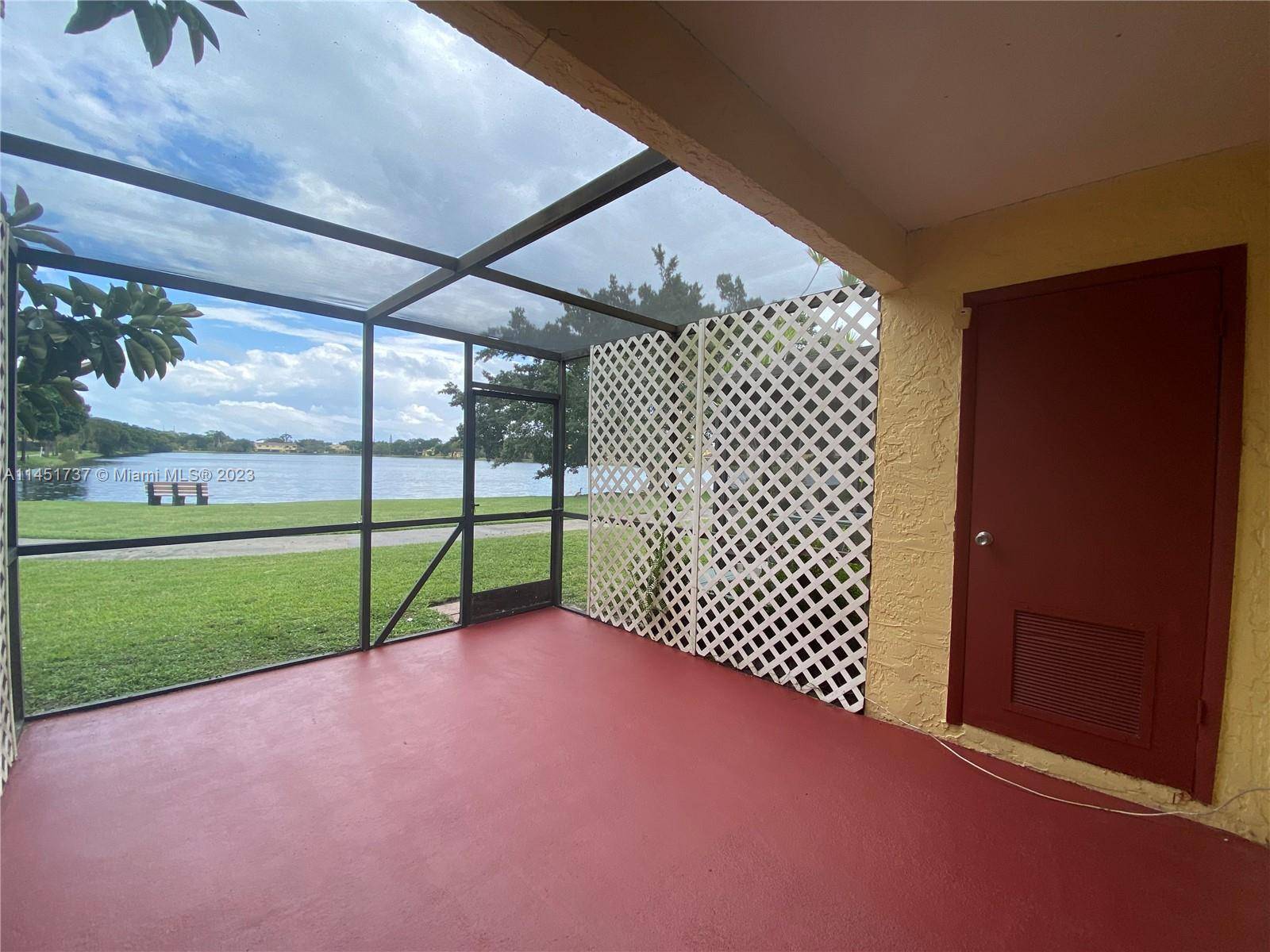 BEAUTIFULLY UPGRADED 3 BEDS 2.