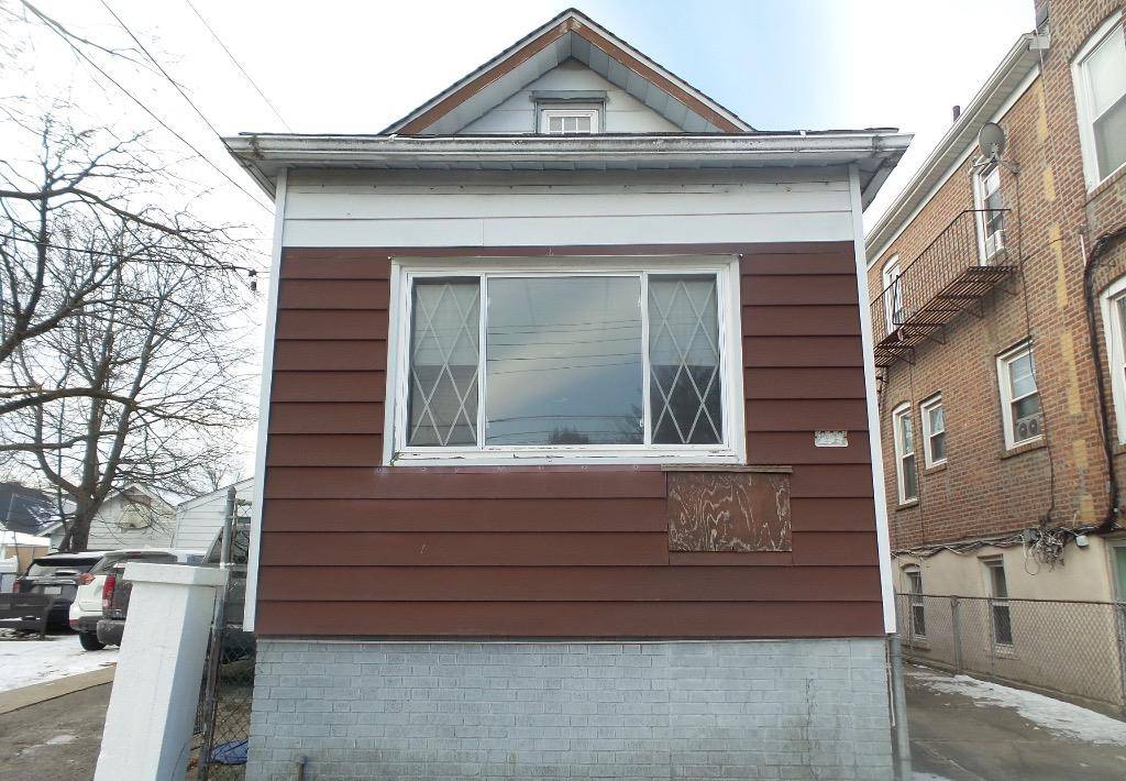 Unlock the potential of this charming three bedroom house with endless possibilities !