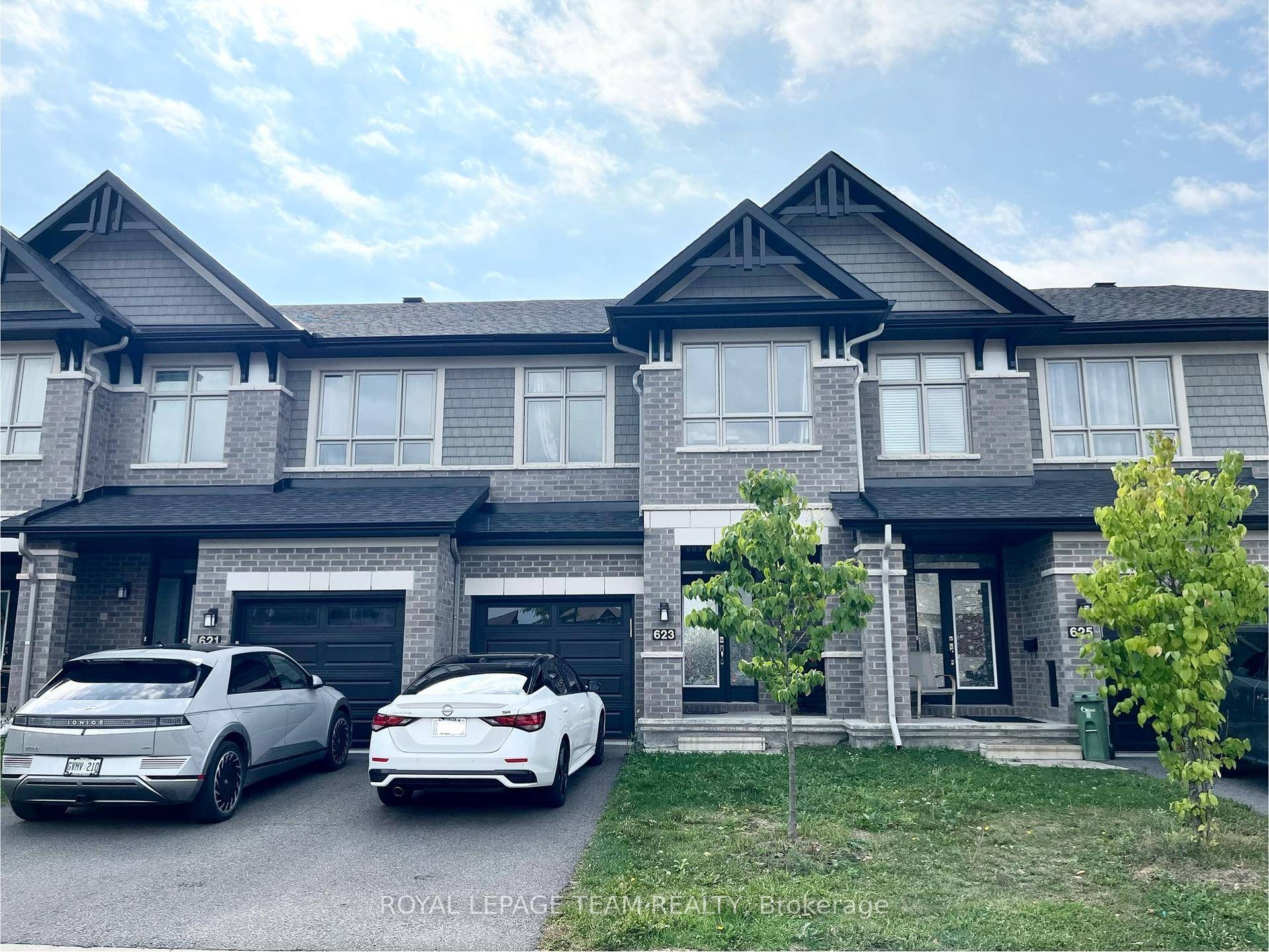 Very well maintained townhouse located in family oriented neighbourhood in Riverside South.
