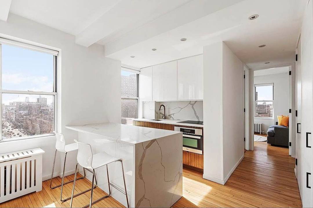 Light, Air amp ; Space ! Welcome to Chelsea Court Tower.