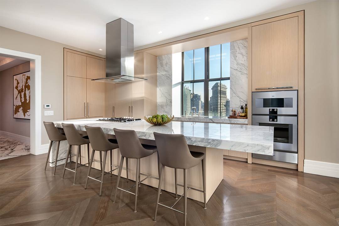 We invite you to live an unprecedented level of luxury in one of the most successful new developments in the city's history, now home to the pinnacle of the Forbes ...