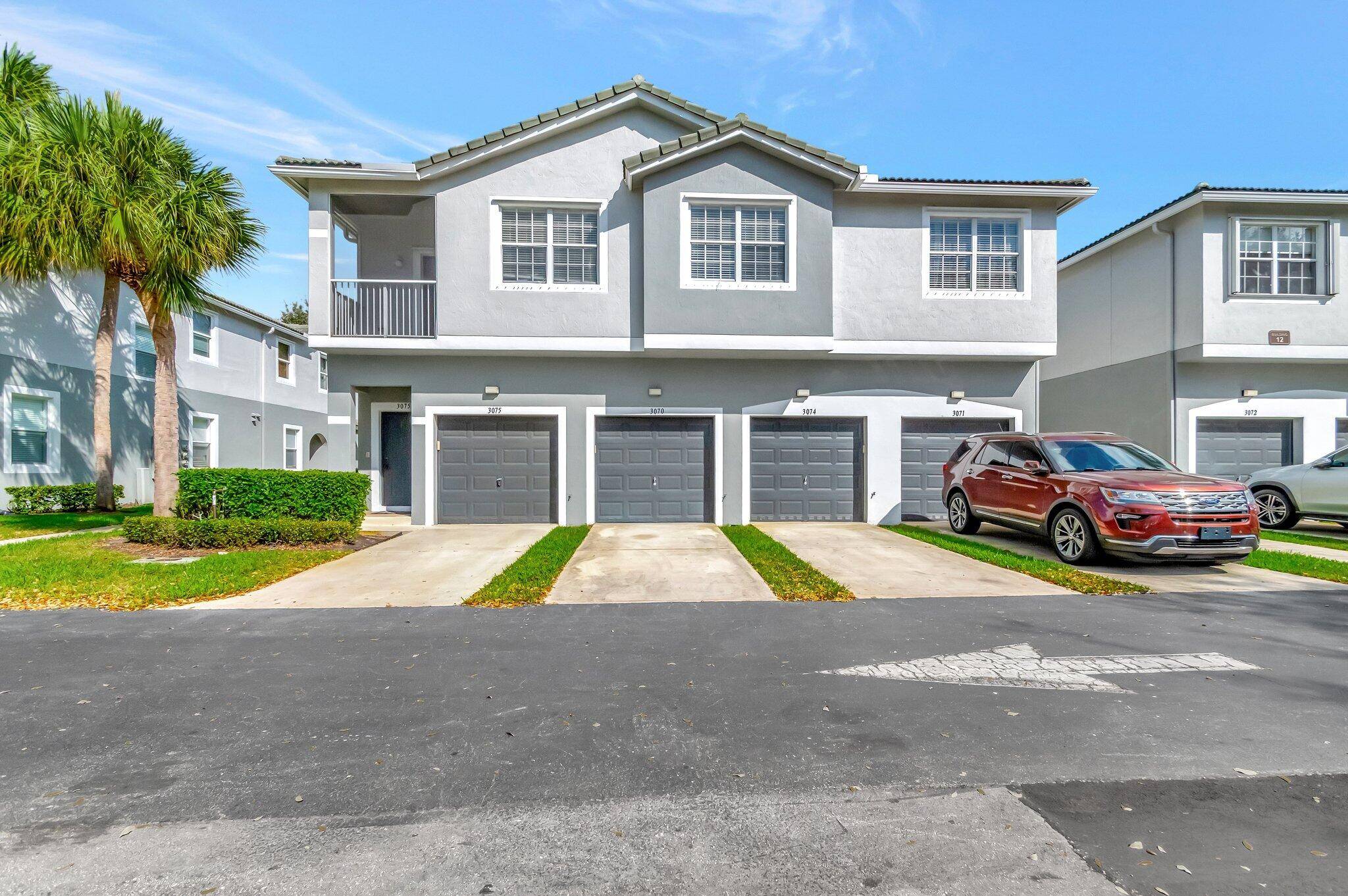 Spacious 3 bed, 2 bath apartment in Magnolia Bay, Perfect for families and investors alike.