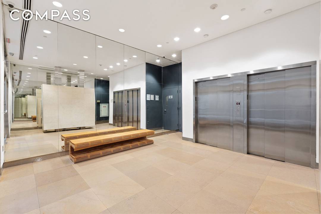 PHOTOS Coming Soon ! This loft is an absolute gem !