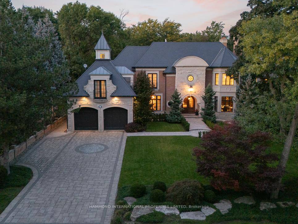 Client RemarksThe North Drive Manor is a bold celebration of majestic design built by a master builder.