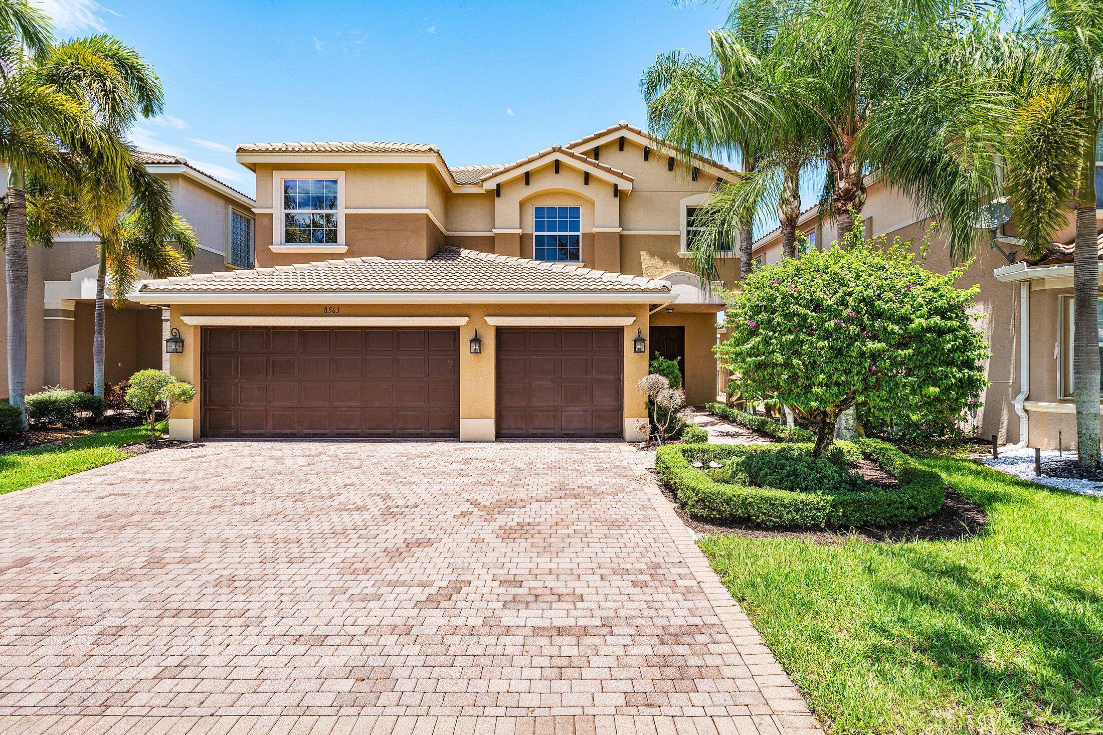 Gorgeous 6 Bedroom Home with Loft on a Beautiful Lakefront Lot in Canyon Springs.