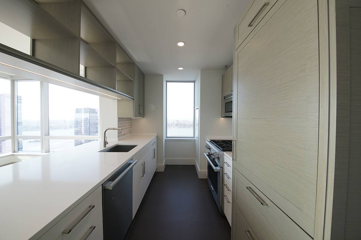 With sweeping views of the city from sunrise to sunset 555TEN towers over the new West Side.