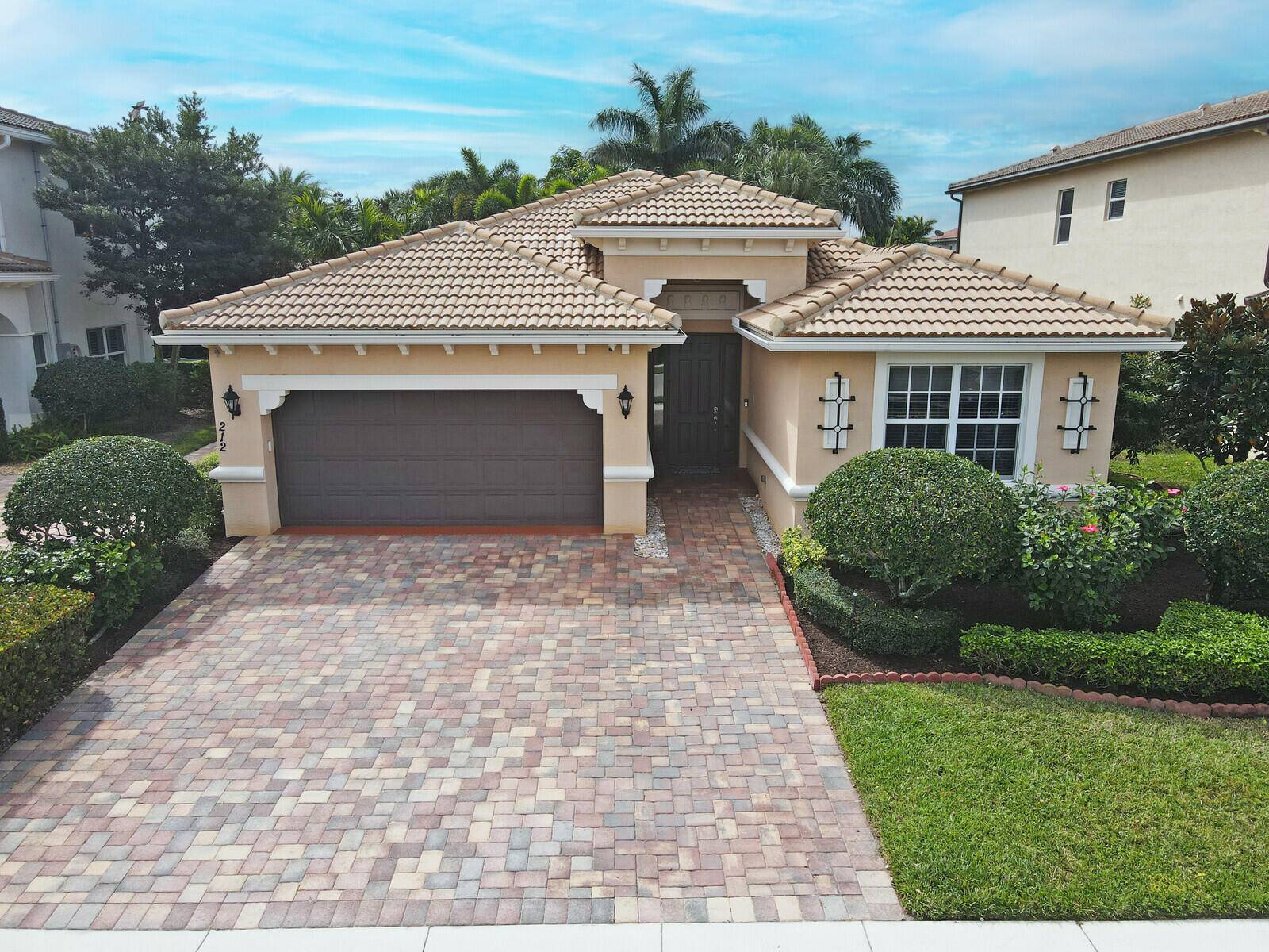Welcome to the hottest community in all of Jupiter Rialto !