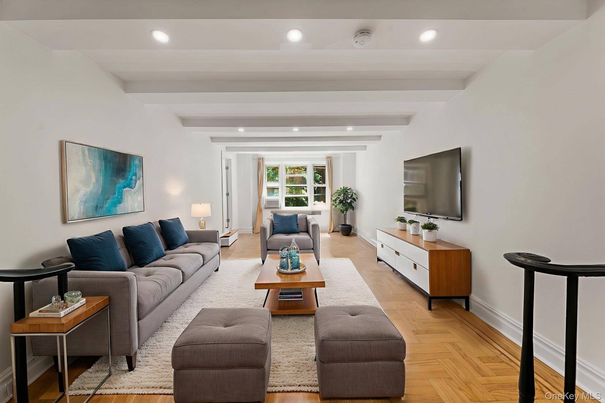 Charming Co Op in Carnegie Hill A beautiful co op nestled in Carnegie Hill, this lovely 3 bedroom, 2 bathroom home is a seamless blend of modern comfort and prewar ...
