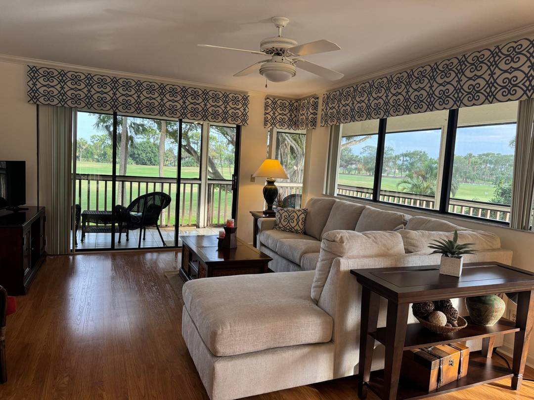 Enjoy all the comforts of home in this light, bright and open Golf Villa now available for seasonal rent in PGA National.