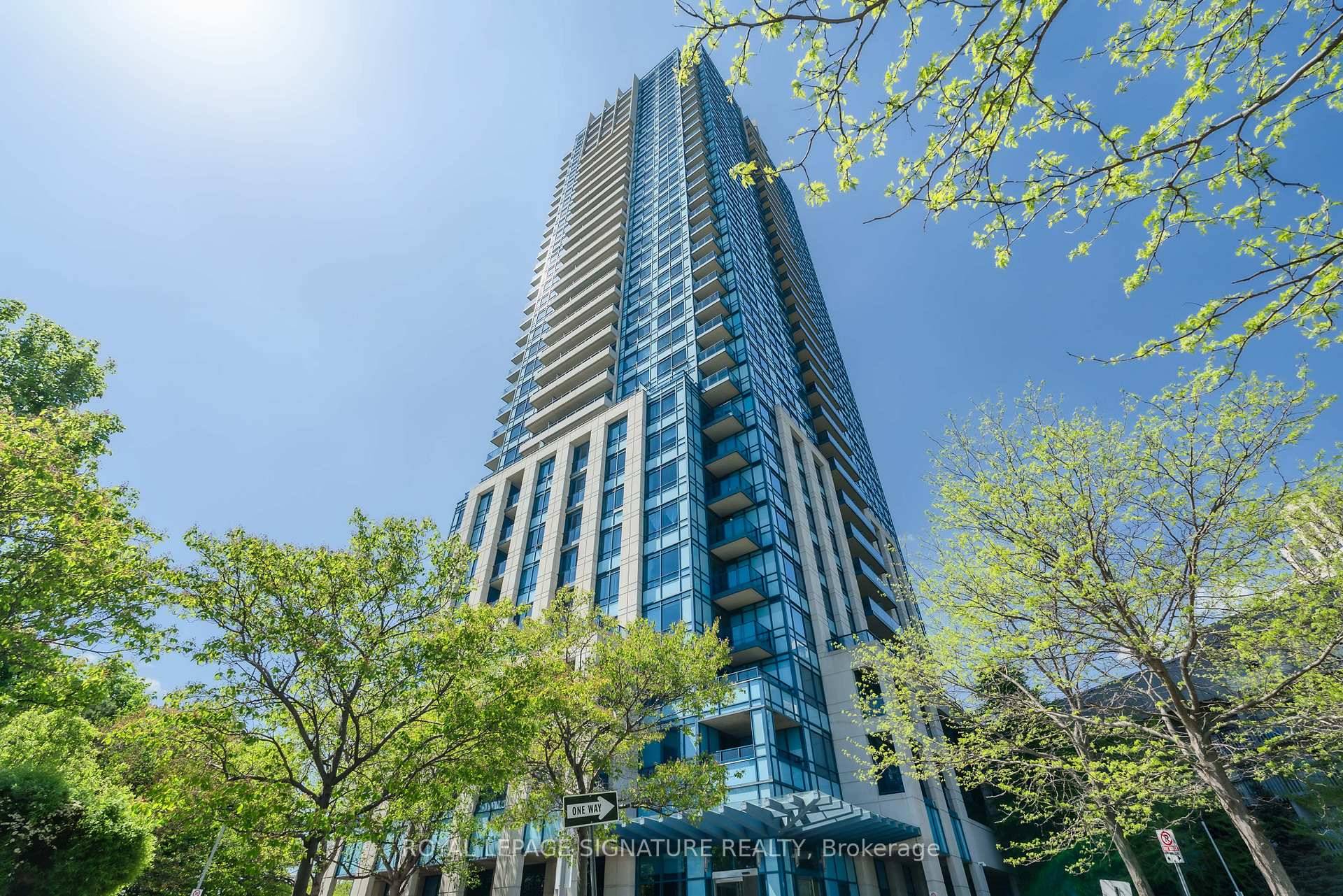Bright Gorgeous Renovated 2020 CORNER UNIT.