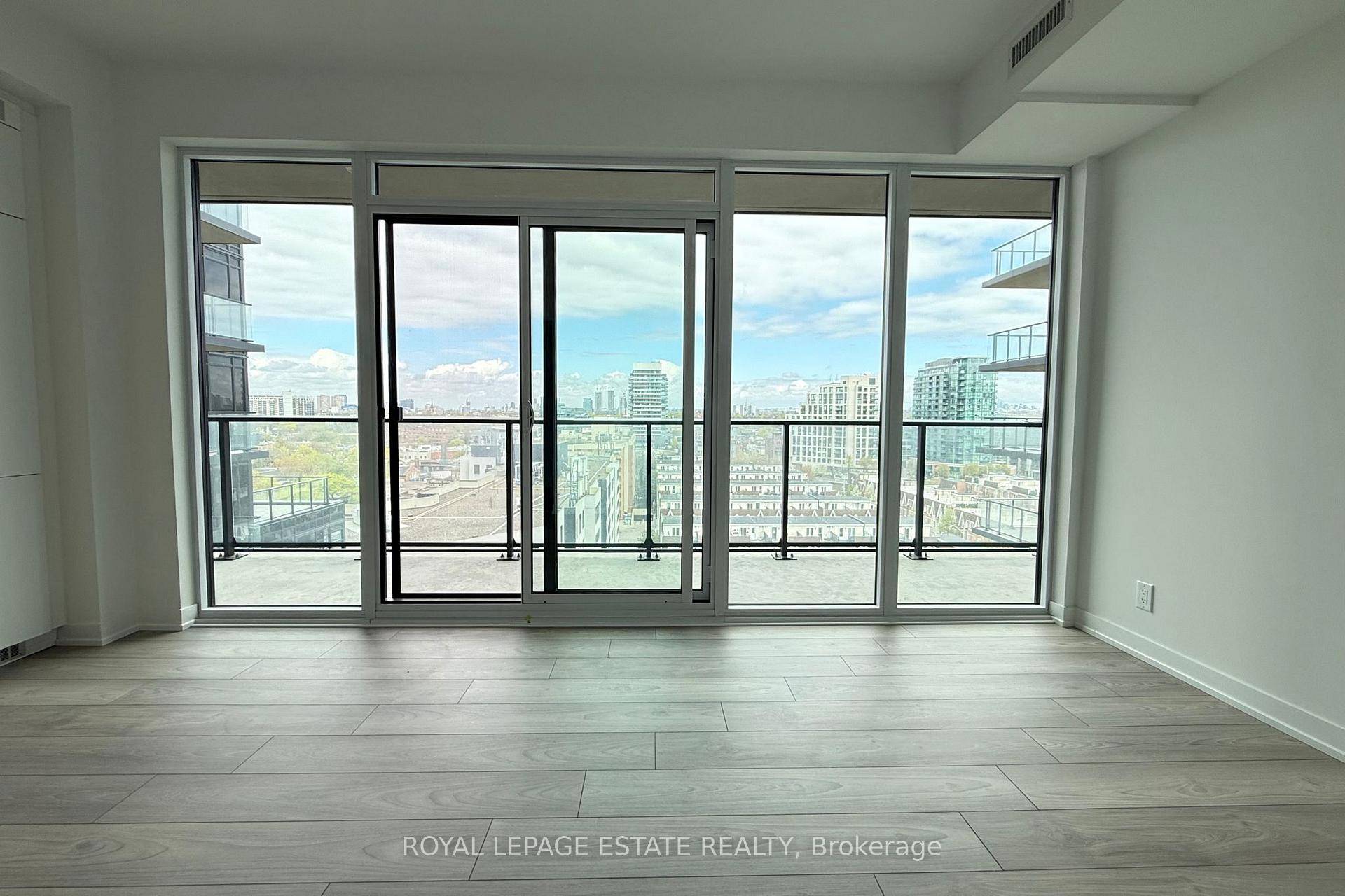Brand New 1 Large Den, 2 Bath At XO2 Condos With Stunning Downtown Views !
