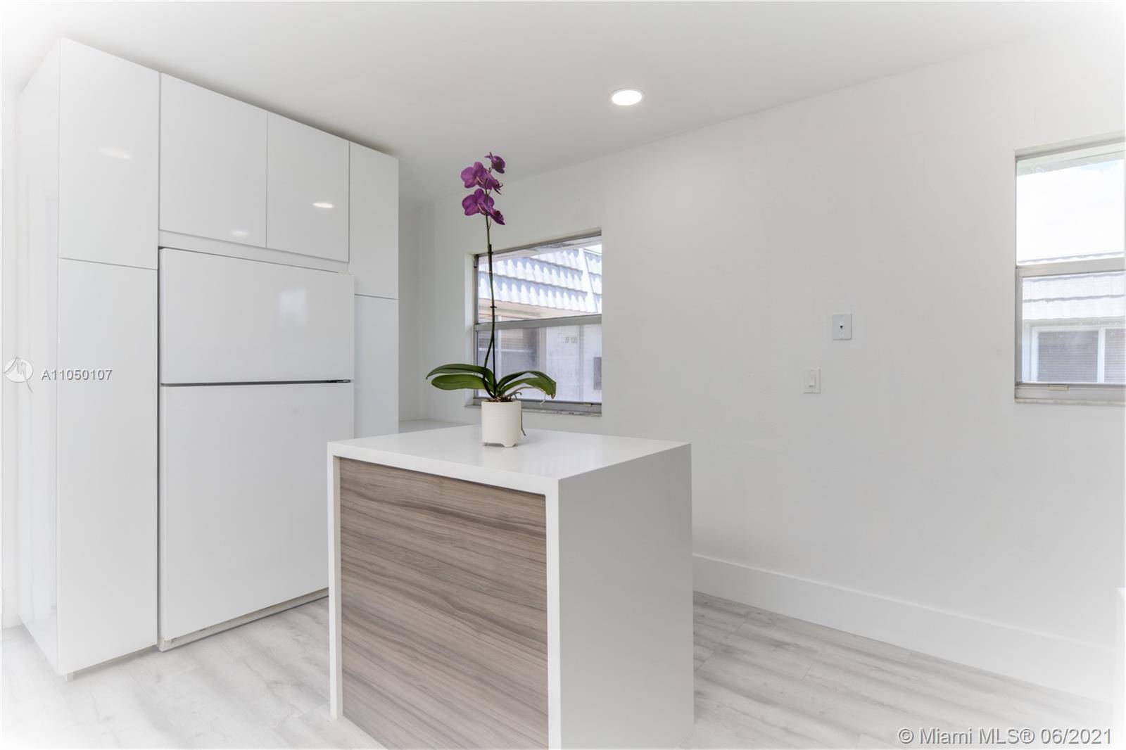 CALL OWNER 646 643 8603 COMMUNITY REMARKS 1 24 HOUR GATED COMMUNITY 2 GATED ENTRANCES 2 Golf Courses Beautiful lakes landscaping 3 Indoor Outdoor Pools 4 Tennis Pickleball Top Sports ...