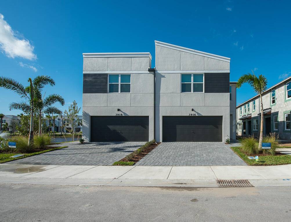 Fall in love with this absolutely gorgeous townhouse.