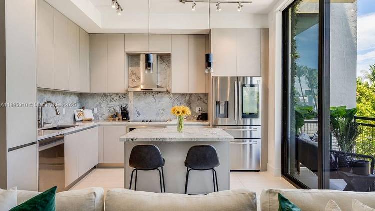 Experience South Beach sophistication in this spacious 1 Bed Den 2 Bath residence.
