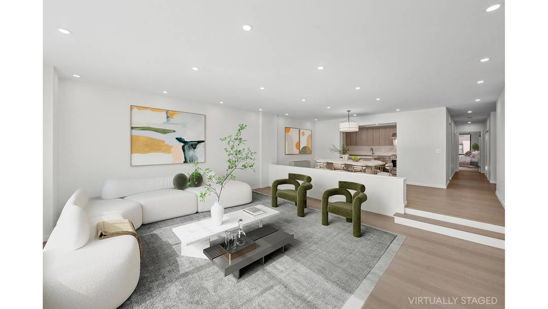 Beautifully renovated, new development quality, 4 bedroom, 3.