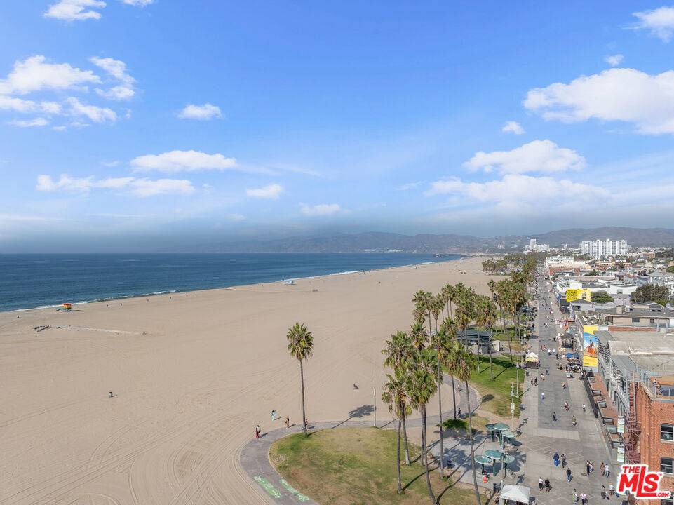 21 1/2 Wavecrest Ave 3BR Marina Del Rey La