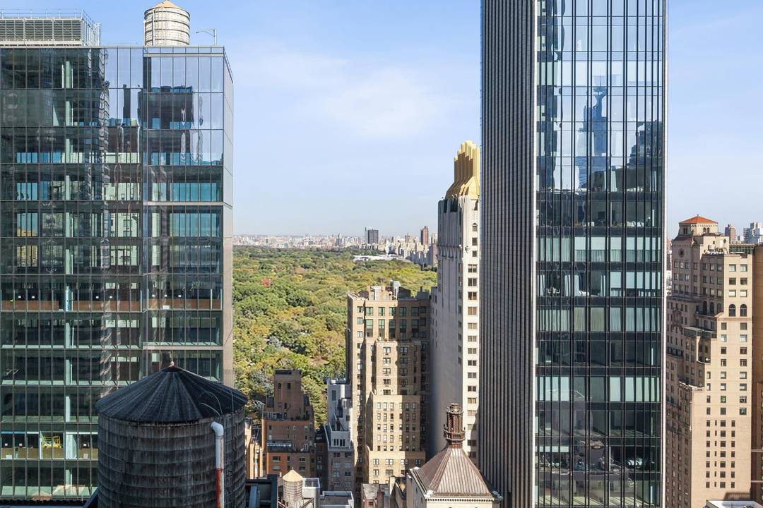 A one of a kind, fully reimagined residence, 39L showcases an extraordinary renovation defined by impeccable design curation, exquisite detailing, and a level of craftsmanship rarely seen.