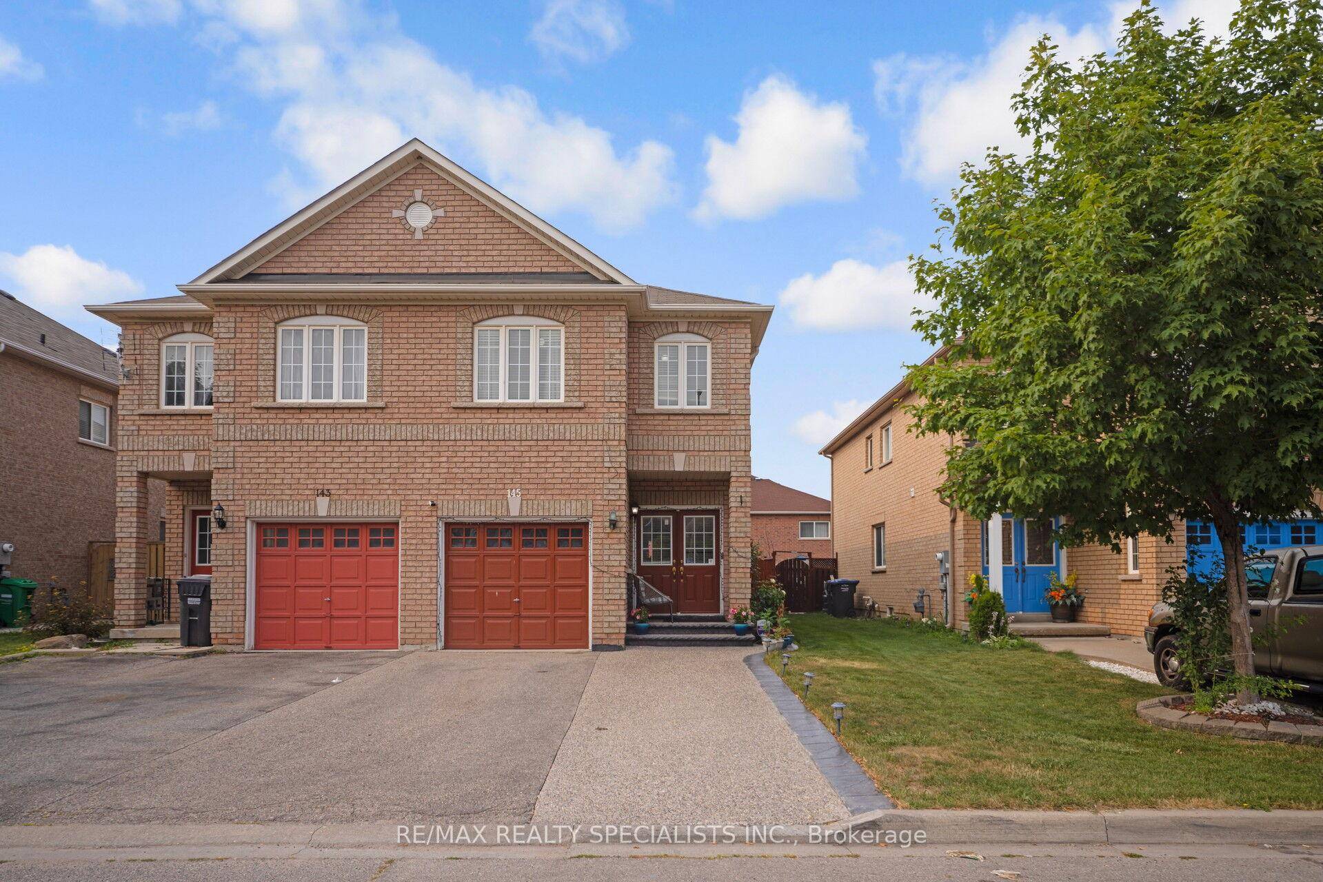 Beautifully Updated 4 Bedrooms Semi in Prestigious Area.