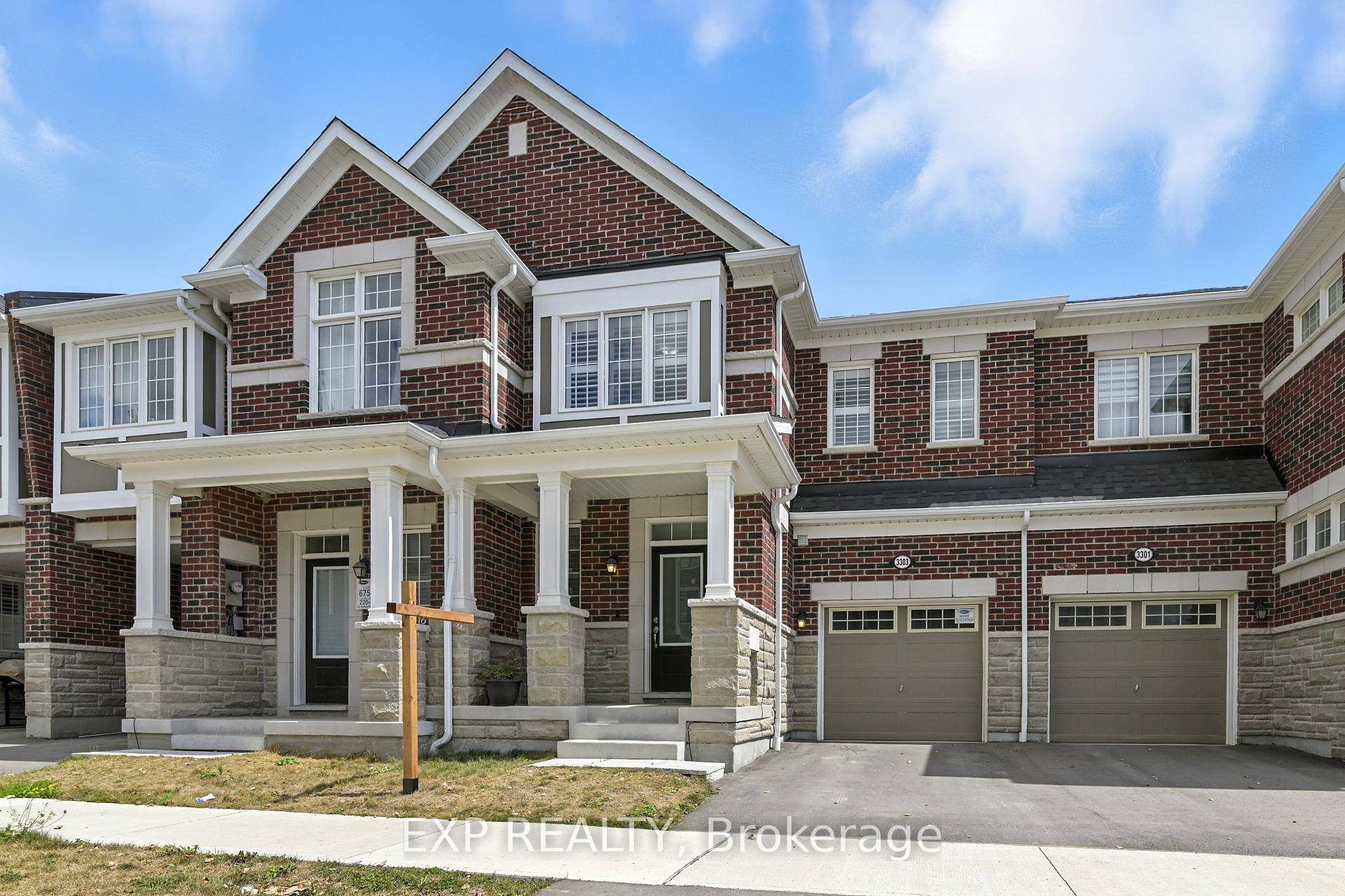 Welcome to this beautifully upgraded 3 spacious bedroom, 3 bathroom townhouse offering approximately 1, 800 sq ft of modern living space.