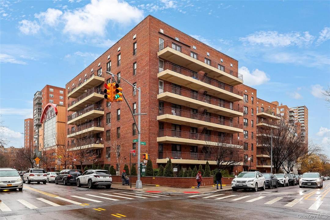 Medical Clinic Space for Lease Ground Floor Prime Downtown Flushing Exceptional medical and clinic space available on the ground floor in the heart of downtown Flushing, offering excellent visibility, easy ...