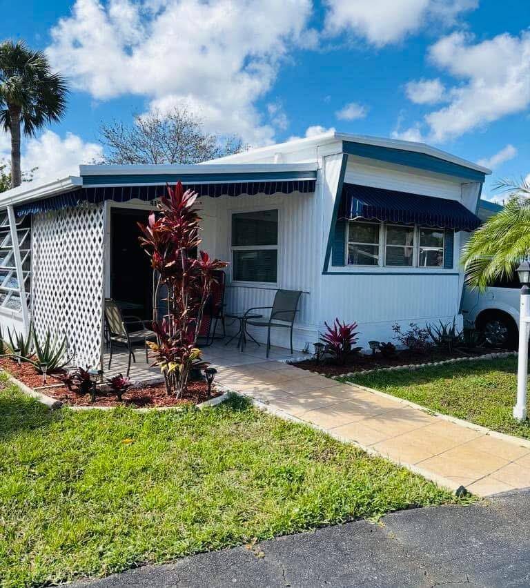 Home for Sale PineTree Park, Deerfield BeachBeautiful, renovated home located in PineTree Park, a clean, safe, and well maintained residential community in Deerfield Beach.