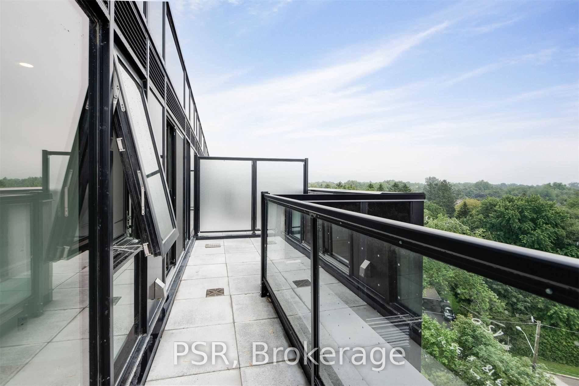Welcome to The Bluffs. Lots of natural light in this sub penthouse with a South view terrace overlooking The Bluffs !