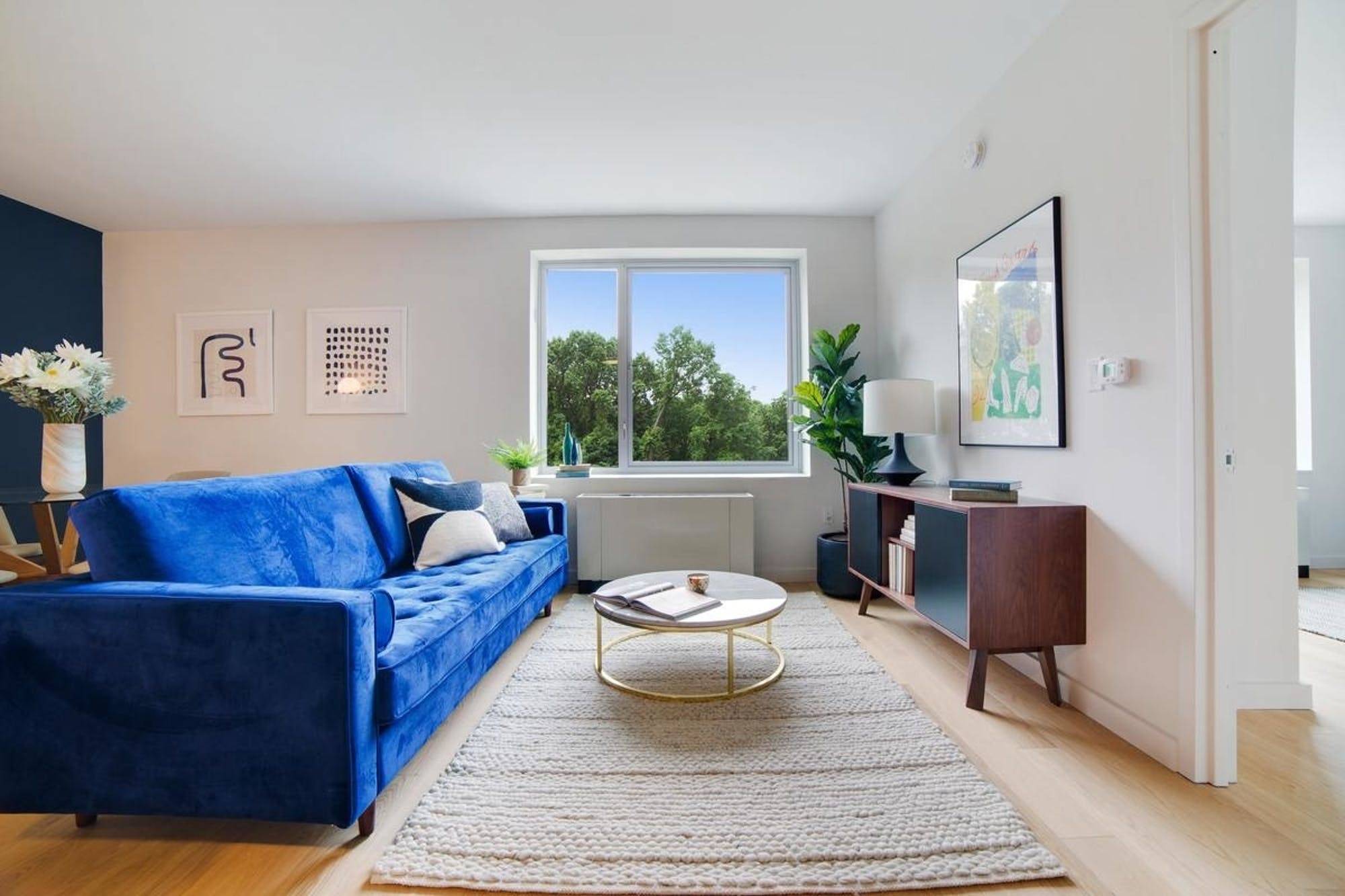 NO FEE amp ; ONE MONTH FREE !