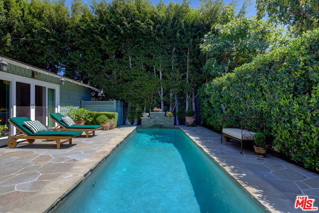 1554  N Stanley Ave 2BR Hollywood Hills East La