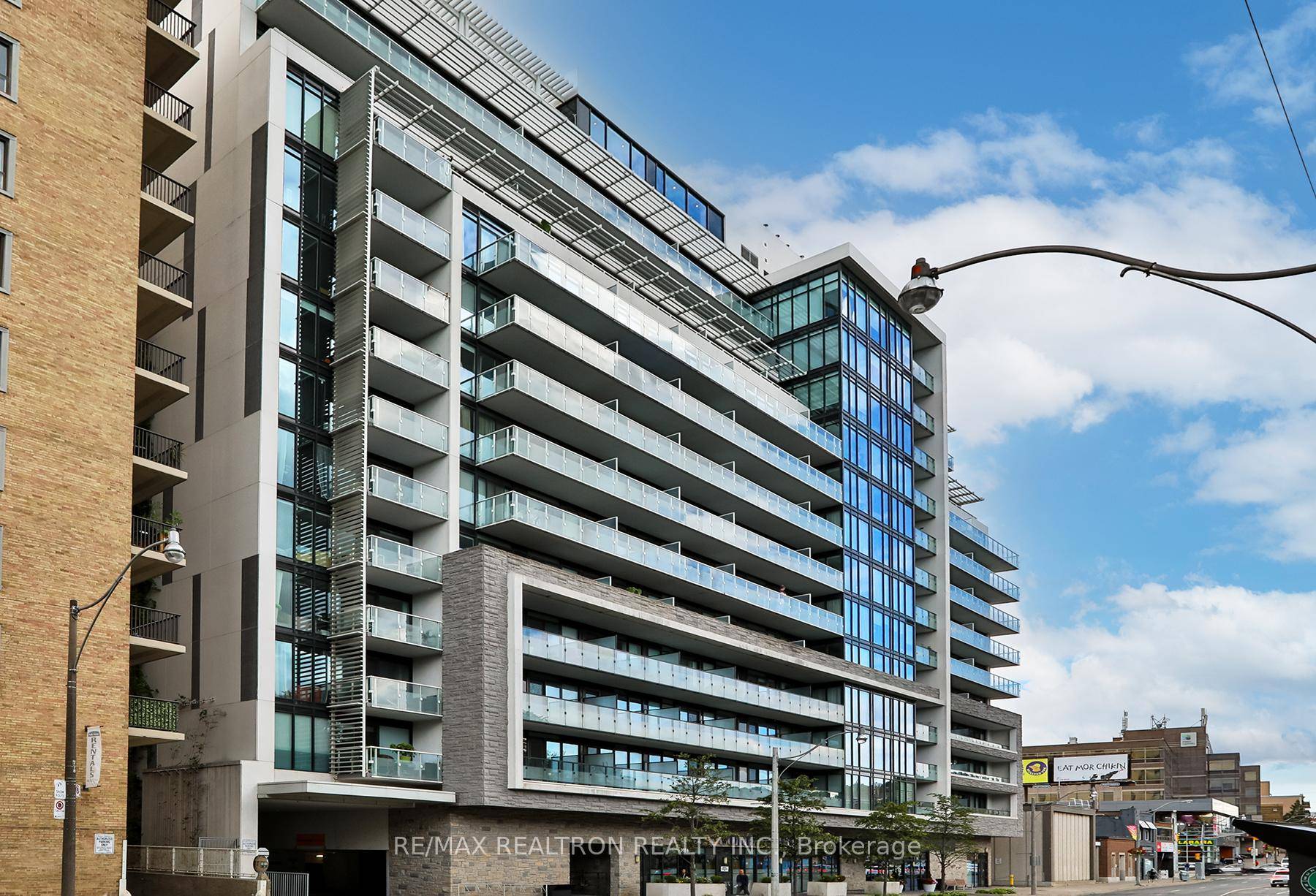 Welcome to this spacious 1 bedroom apartment offering 682 sq ft.