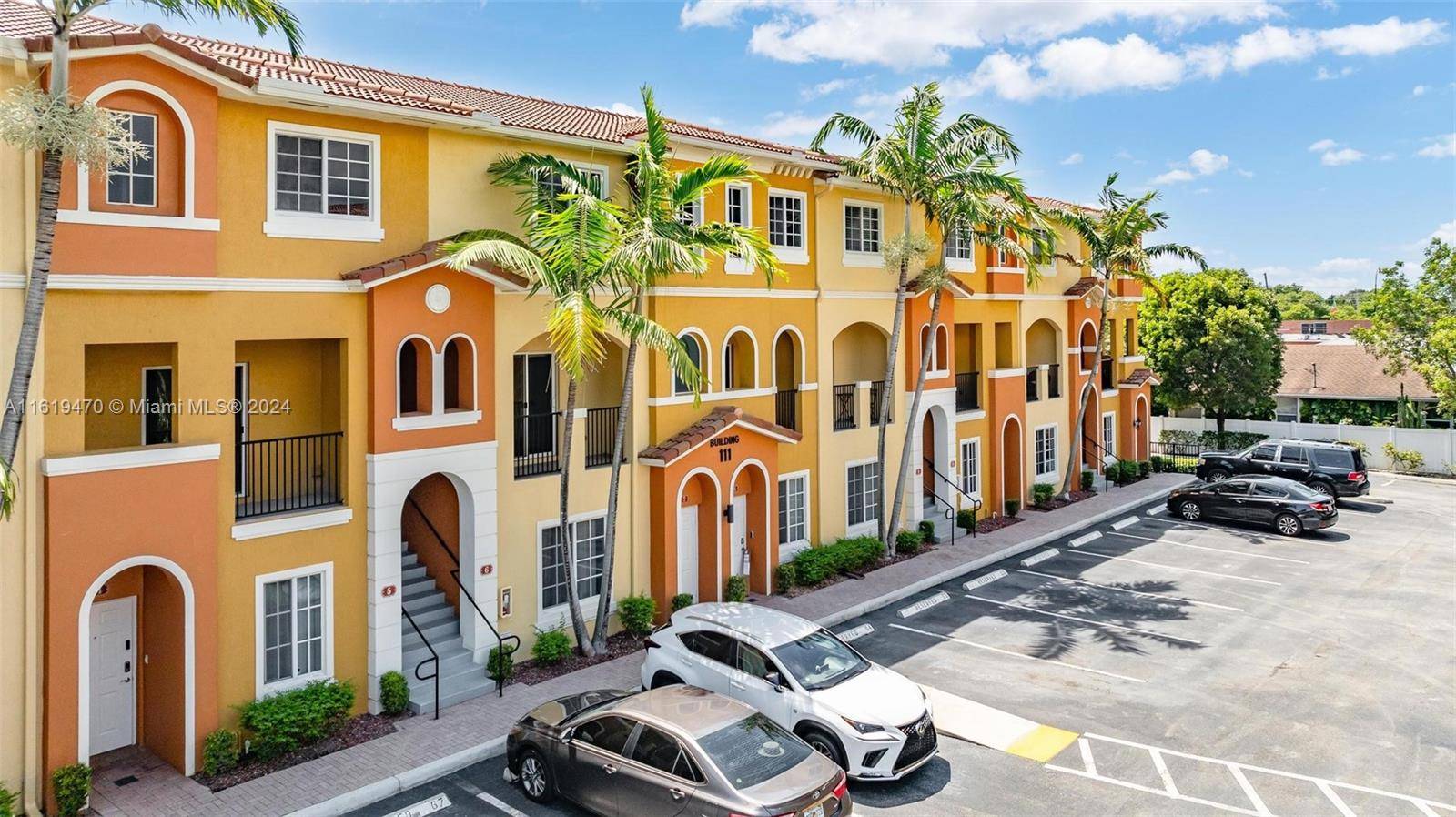 Spectacular town house style condo with 2 bedrooms 2.