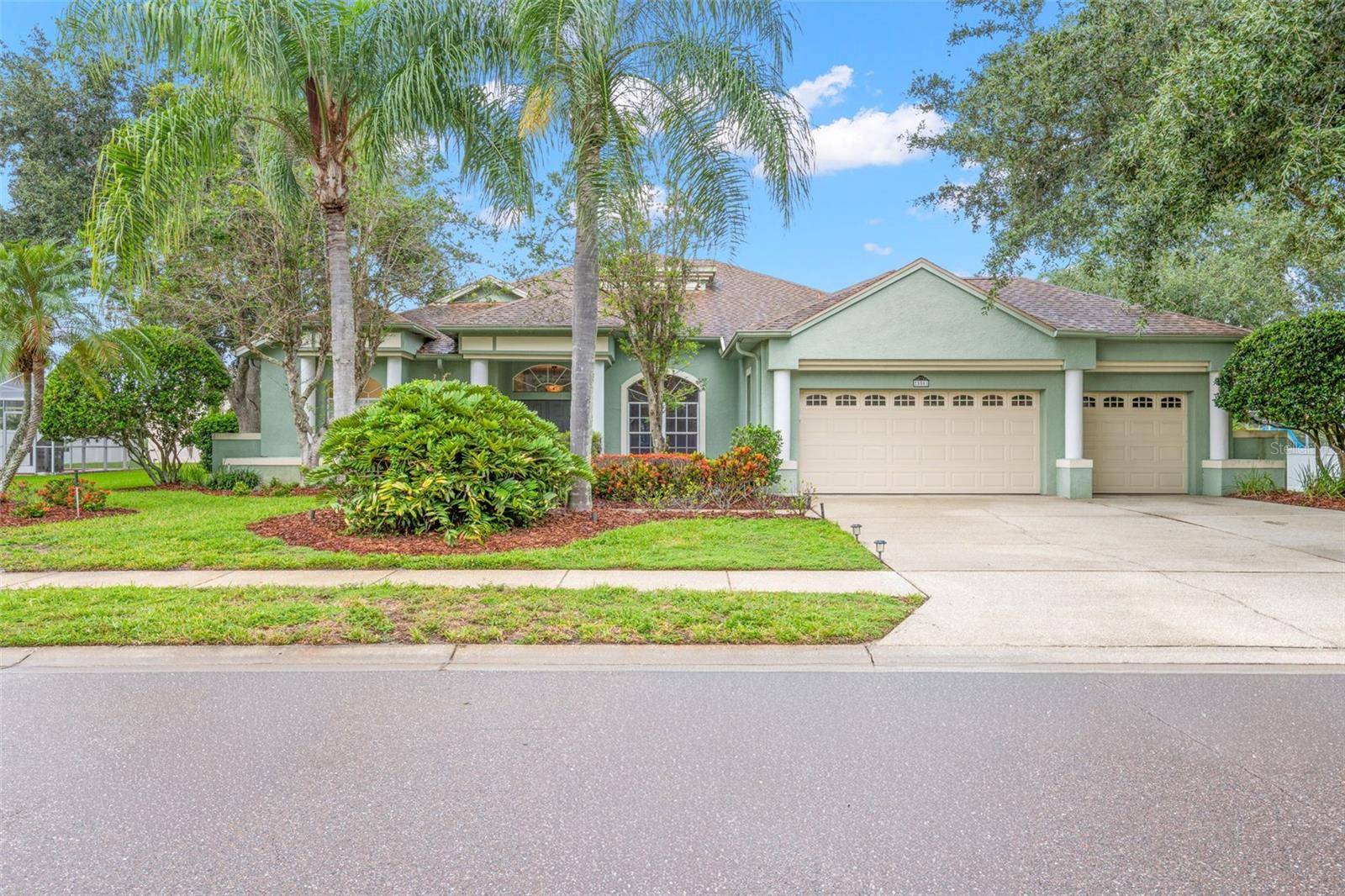 Under contract accepting backup offers.