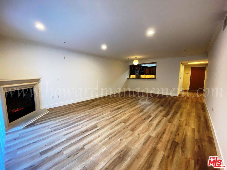 1878 Greenfield Ave 3.0 LA