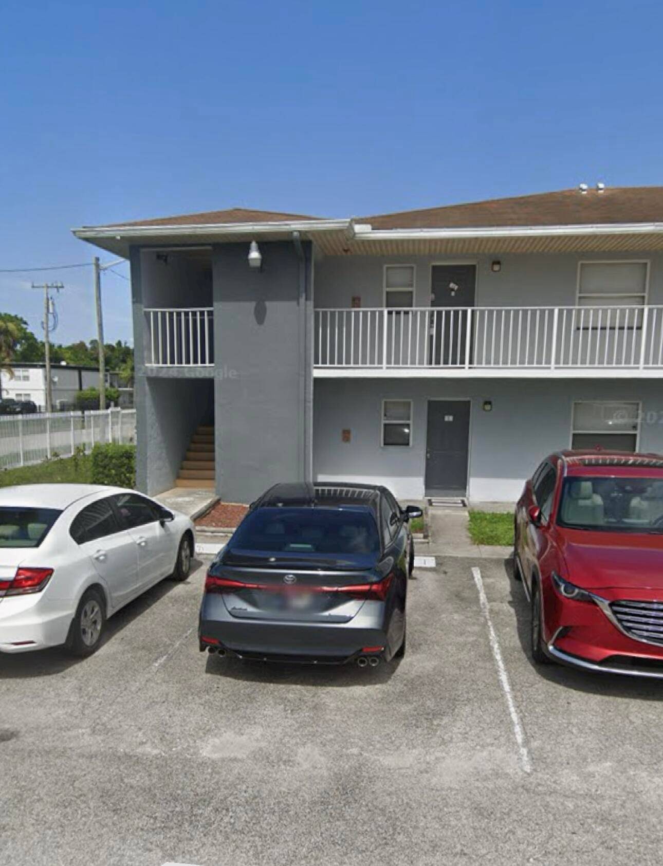 Beautiful super well kept corner unit with brand new A C, recently remodeled.