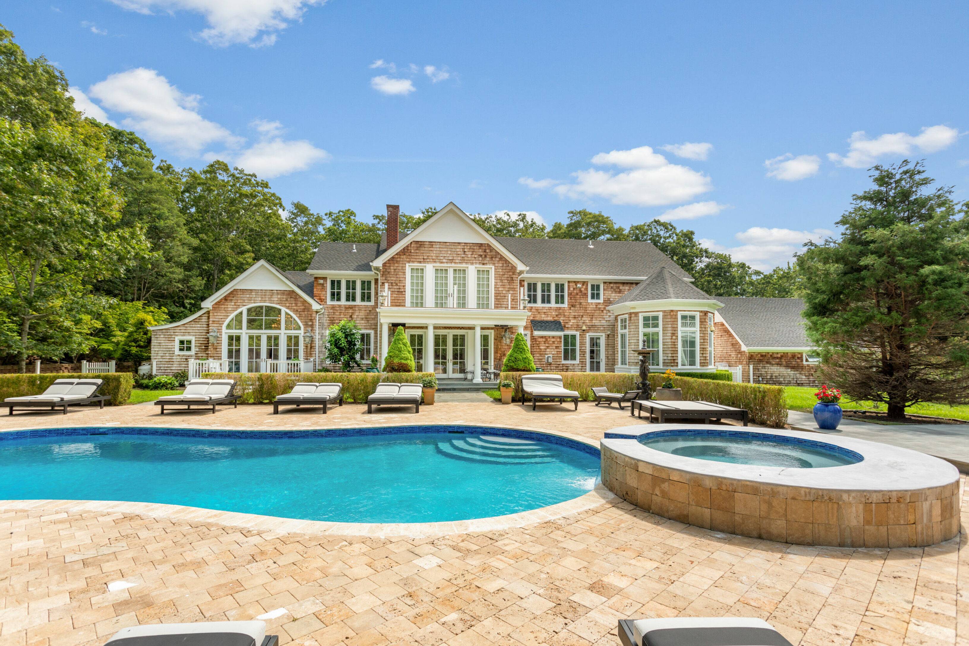 Renovated Luxurious Estate 