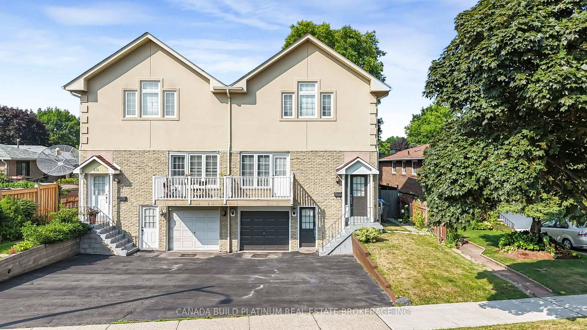 Unbeatable Location ! Just minutes from the lake and steps to shopping, public transit, and top rated schools.