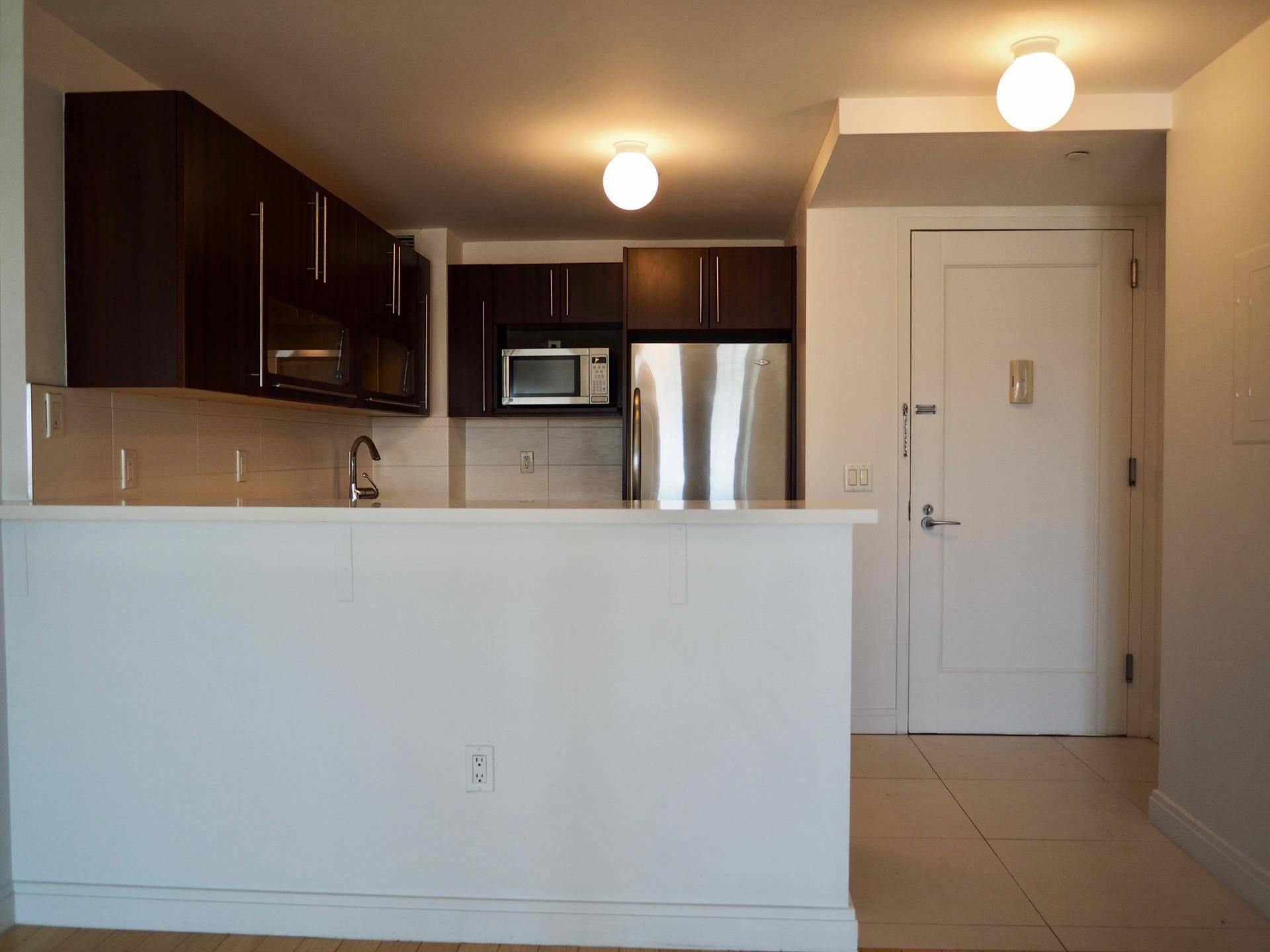 Bring Your Sunglasses This Sun Drenched One Bedroom Has It All !