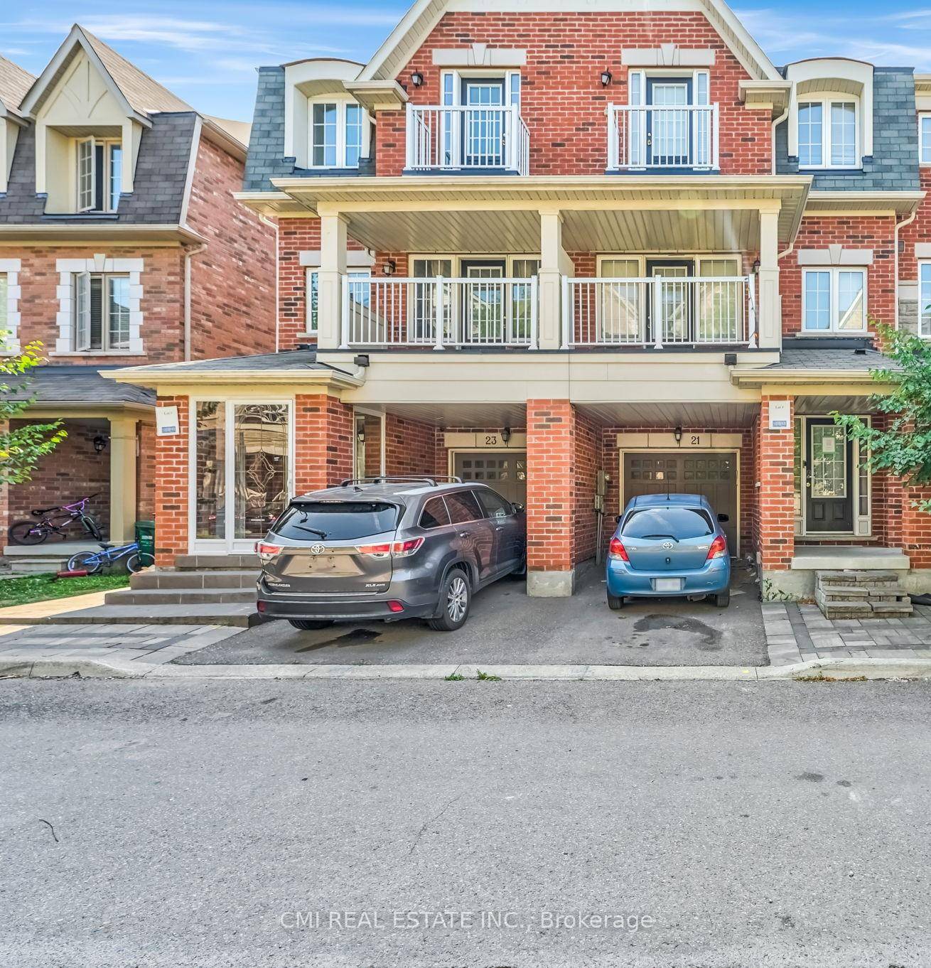 This beautiful 3 story townhouse is located in the sought after Heart Lake Community of Brampton.