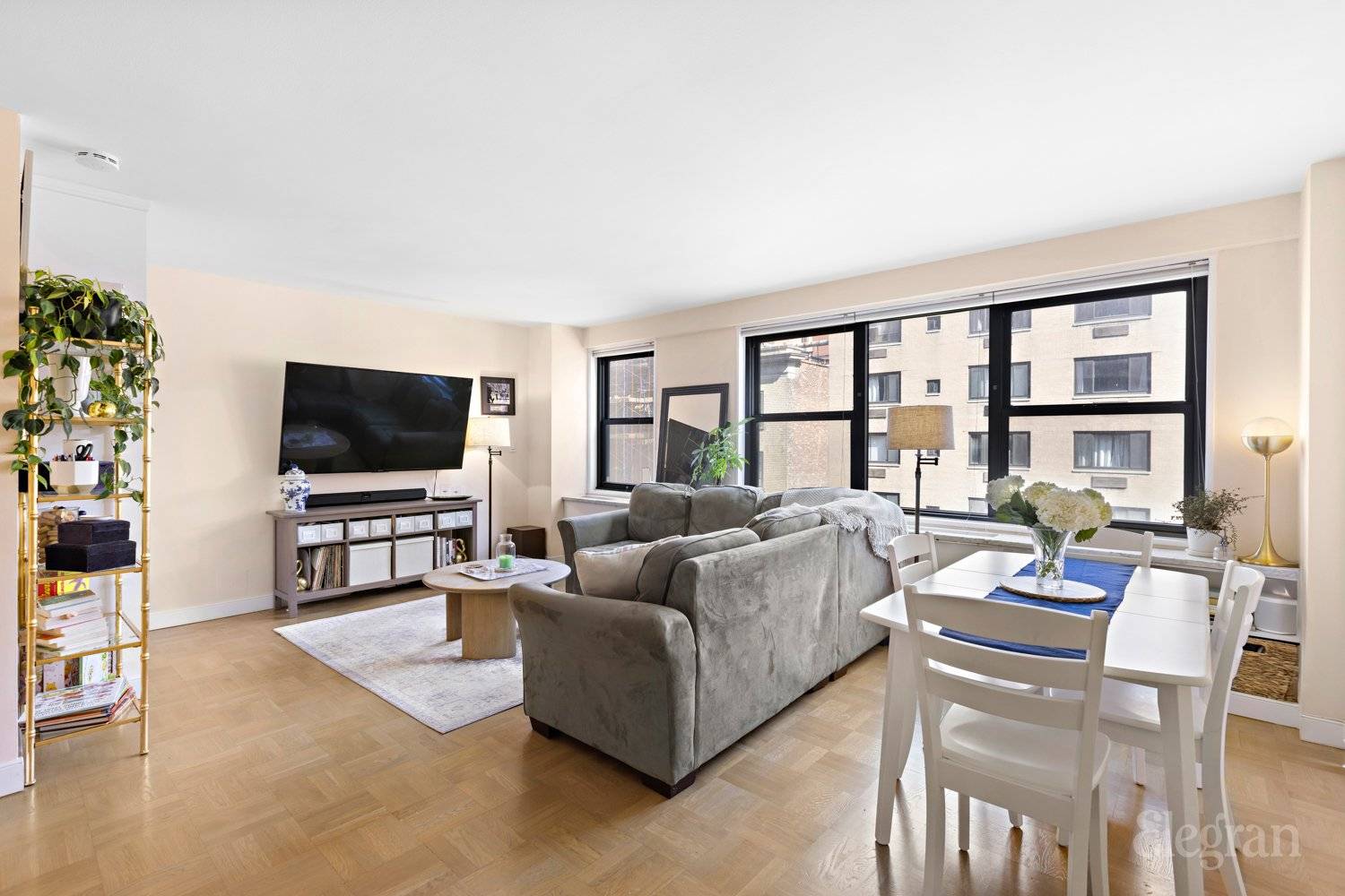 Exceptional 2 Bedroom, 2 Bath Duplex with Private Laundry Room in The Victoria House !