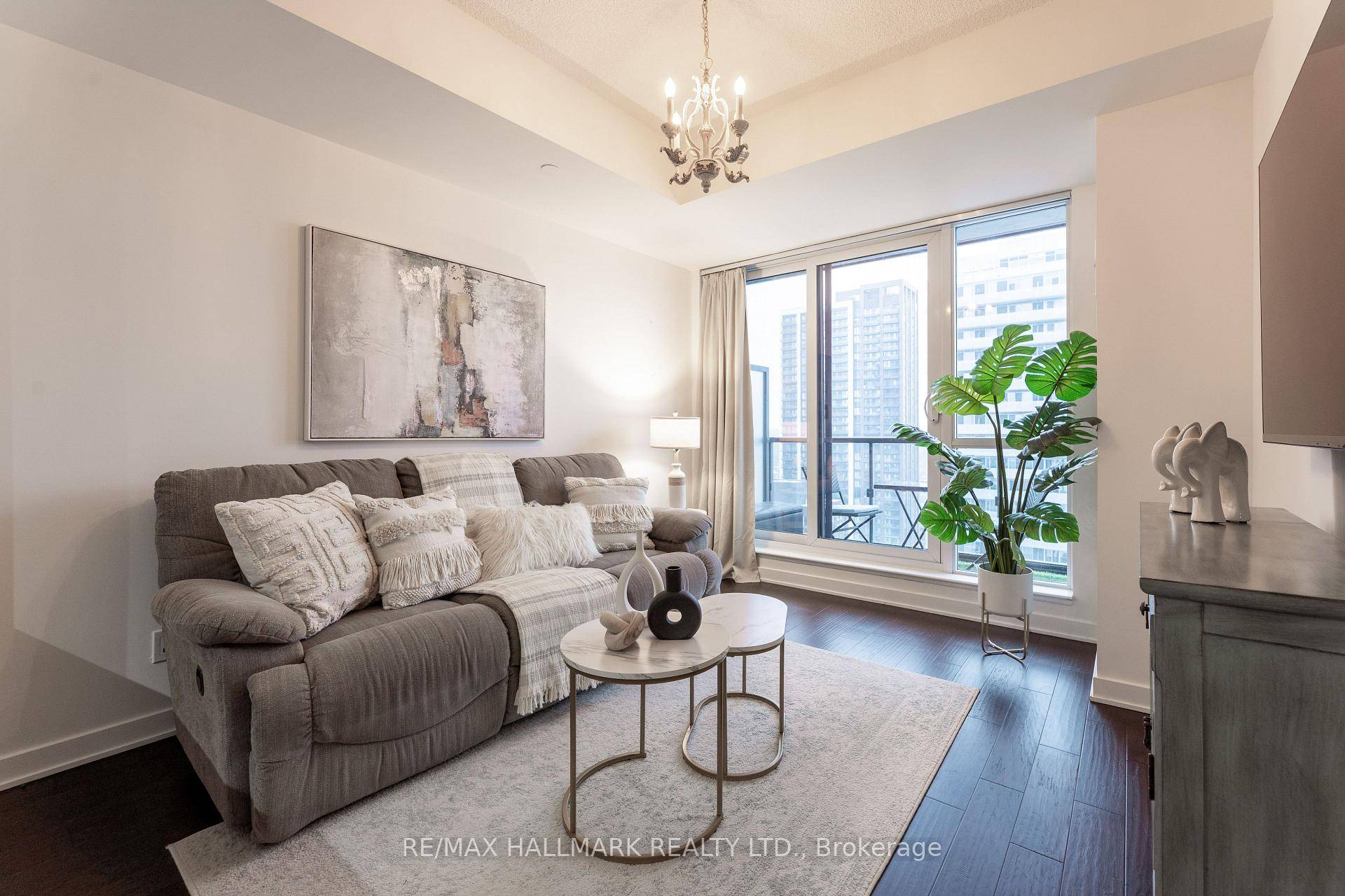 Wake up to stunning views of the city and the lake, and let Toronto's energy be your daily soundtrack.