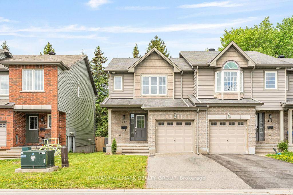 Welcome to 217 Vision Street, a bright amp ; beautiful end unit townhome in the heart of Ottawa !