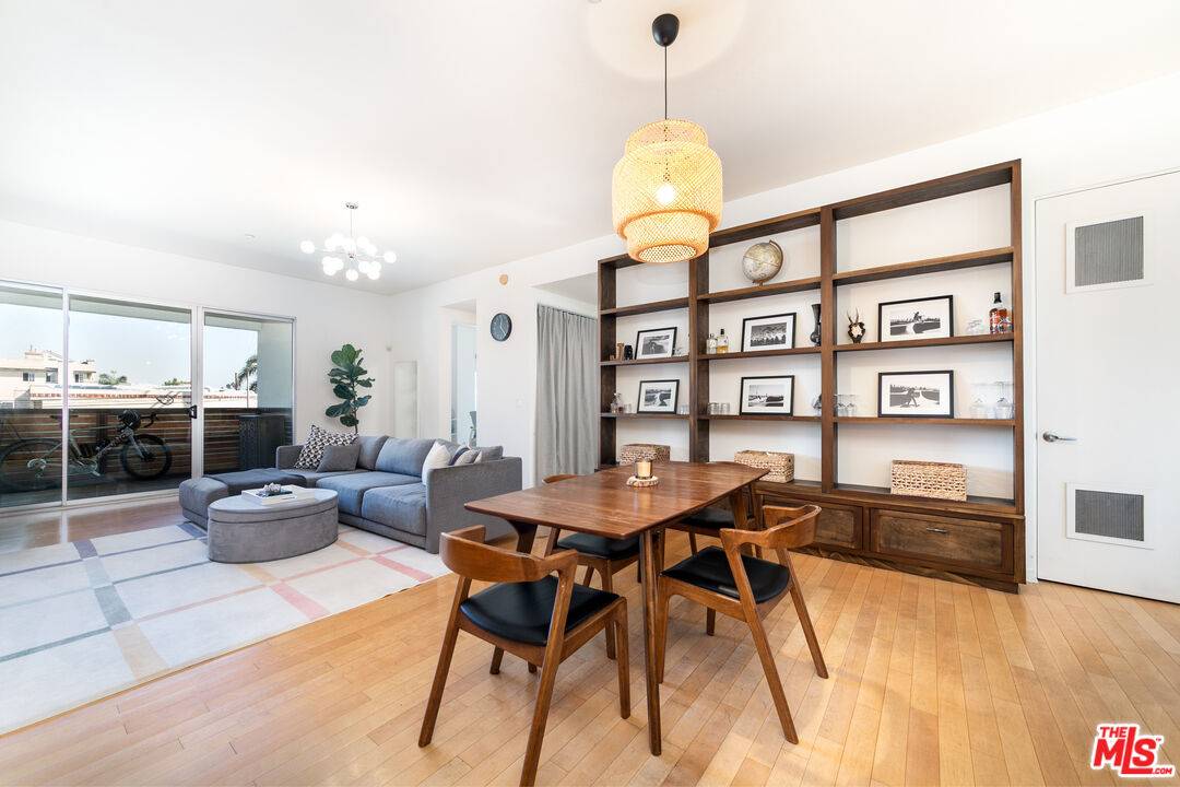 12411   Pacific Ave 3BR Marina Del Rey La