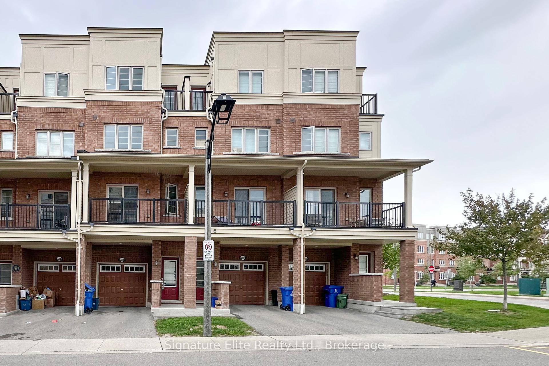 Enjoy the carefree lifestyle of this beautiful townhouse, part of the UC development of North Oshawa.