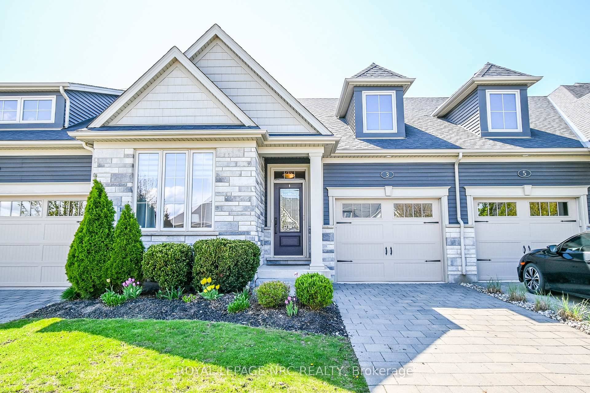 This beautifully designed 2 bedroom, 3 bathroom Rinaldi built townhome offers the perfect blend of style, comfort, and functionality.